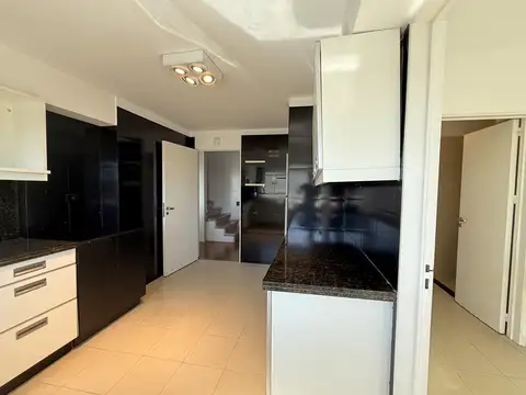 Departamento en Venta de 4 dormitorios