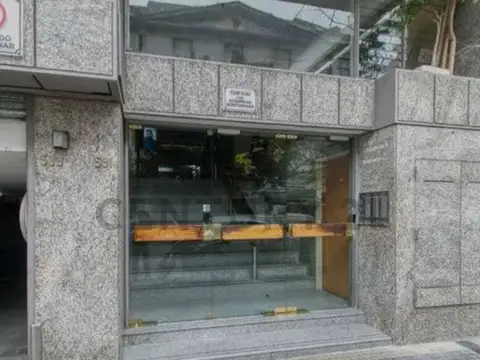 OFICINA       ACEPTA PERMUTA POR DEPARTAMENTO CON BUENA UBICACION EN EL CASCO PLATENSE