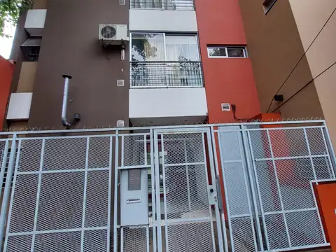 Excelente 2 ambientes al frente - céntrico -