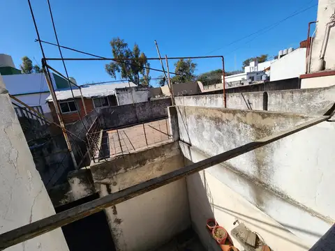 Casa 6 ambientes con 3 baños