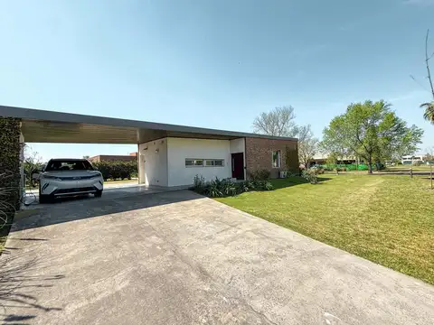 Casa en Venta en Puerto Roldan, USD 310.000