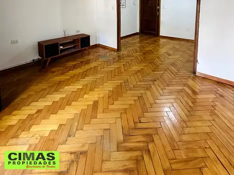 Depto Tipo Casa en Venta 60 años