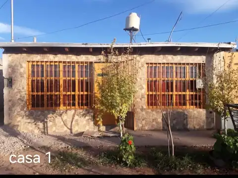 Venta casa y dos departamentos. Guaymallén.