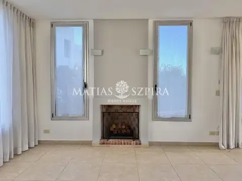 Casa 5 ambientes con 3 baños