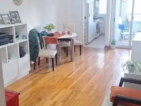 Venta Depto 3 ambientes con balcón al frente