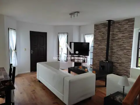 Casa 5 ambientes con 3 baños
