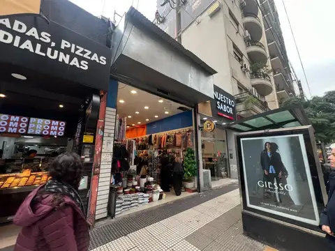Local Comercial en Av. Santa Fe y Pueyrredon. Sin expensas. Apto todo destino