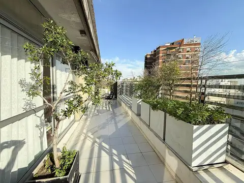 5 ambientes amplio con 2 cocheras. Edificio con Amenities.