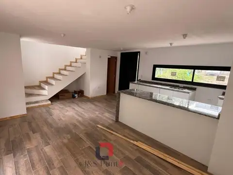 Casa 3 ambientes con 2 baños