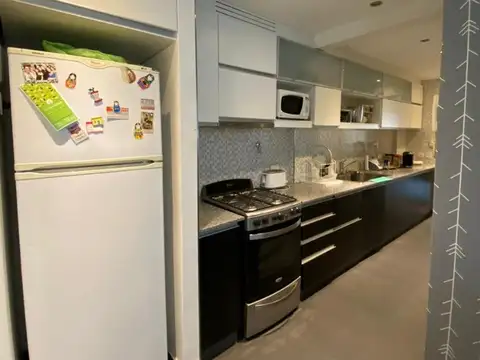 Exclusivo piso de 4 ambientes con dependencia de categoría en Palermo