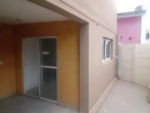Depto Tipo Casa en Venta en Hurlingham, USD 67.000