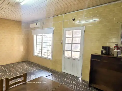 Casa 4 ambientes con 1 baño