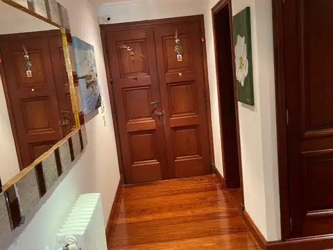 Casa 10 ambientes con 5 baños