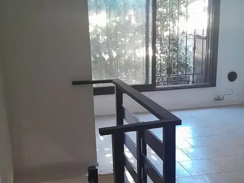 Depto Tipo Casa 2 ambientes con 1 baño