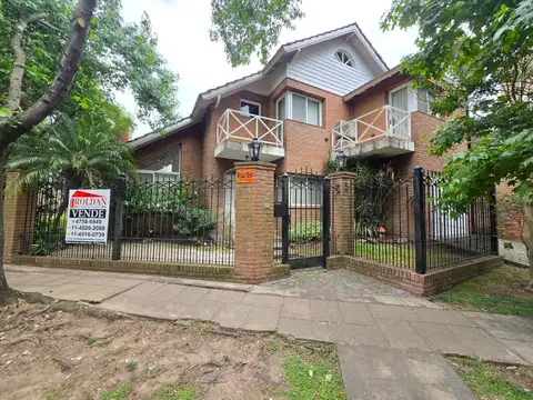 GRAN CHALET EN 620 M2 DE LOTE - 3 DORM EN SUITE - ESCRITORIO