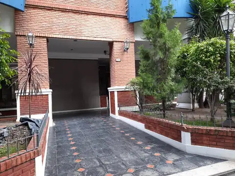 SUPER MONOAMBIENTE EN EDIFICIO ESPECIAL