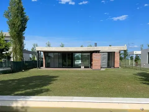 Casa en Venta en Ibarlucea, USD 320.000