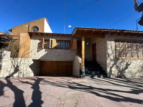 Casa a la Venta en Dorrego 4 habitaciones
