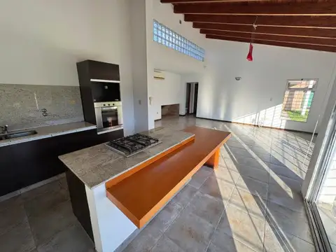Casa en Venta en Hostal Del Sol Oeste, USD 189.000