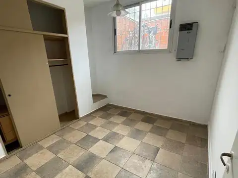 Departamento en Alquiler en Carapachay, $ 400.000