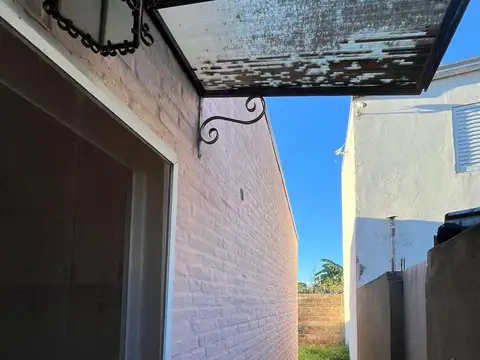 Casa 2 ambientes con 1 baño