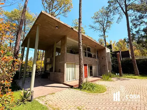 Alquiler Casa 3 dormitorios amoblada con jardín y piscina Puerto Paraíso General Lagos