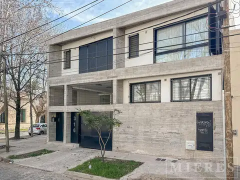 Depto Tipo Casa en Venta de 5 ambientes