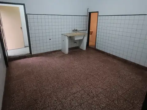 OPORTUNIDAD  TRES DEPARTAMENTOS CON TERRAZA SOBRE CALLE BUSCHIAZZO 