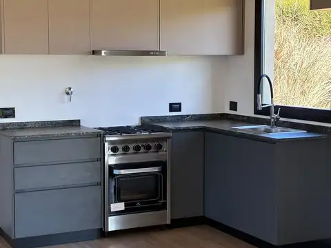 Casa en Alquiler con 1 cochera
