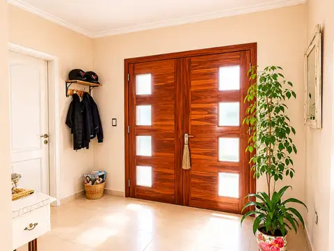Casa 5 ambientes con 2 baños