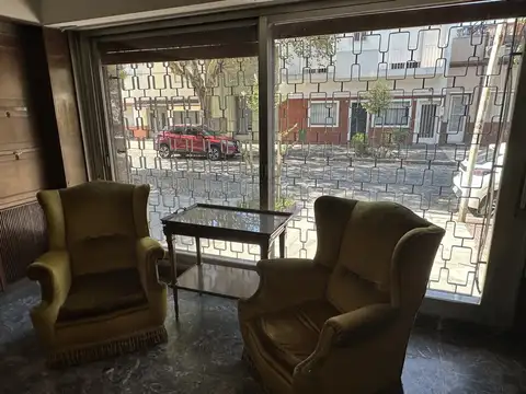 Casa 7 ambientes con 2 baños