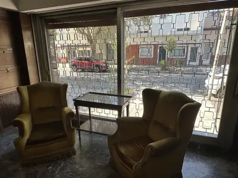 Casa 7 ambientes con 2 baños