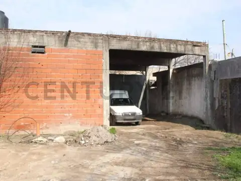 VENTA CASA 4 AMB CON LOCAL DE PANADERIA MERLO