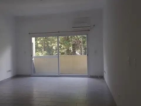 Departamento en Alquiler en Las Campanillas, $ 550.000