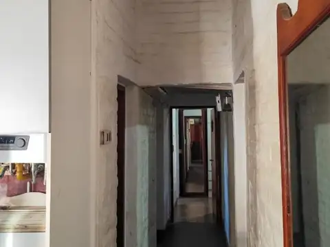 Casa 5 ambientes con 2 baños