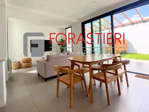 Casa en  3 ambientes en Béccar