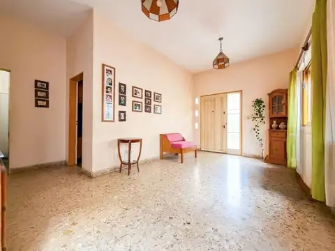 Casa 5 ambientes con 1 baño