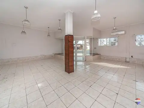 Local en Alquiler en José León Suárez, $ 900.000