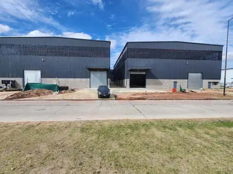 2 GALPONES DE 1500 M² CADA UNO CON EXCELENTE ESTRUCTURA