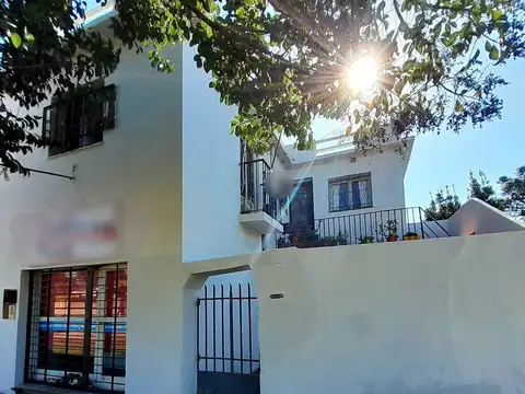 CASA 6 AMBIENTES EN VENTA LONGCHAMPS FINANCIA