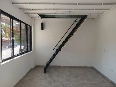 Alquiler Local Comercial a estrenar Carrodilla