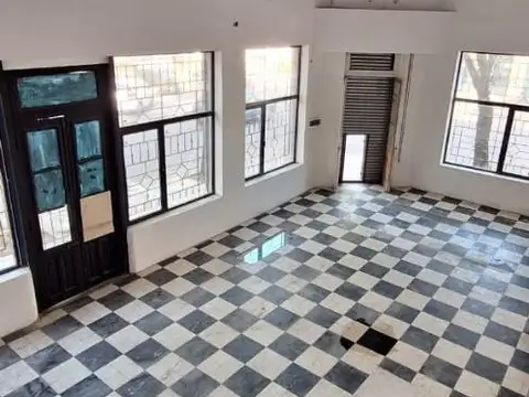 Local en Alquiler en Terminal, USD 1.600