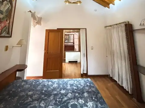 Casa en Alquiler con 2 cocheras