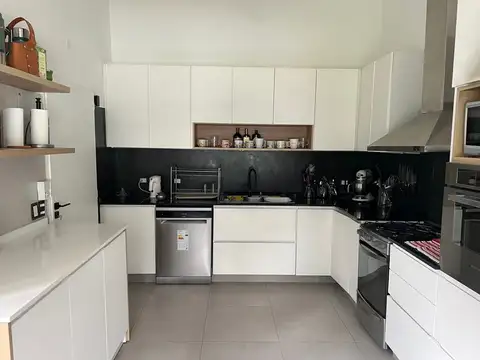 Casa en Alquiler Temporal con 1 cochera