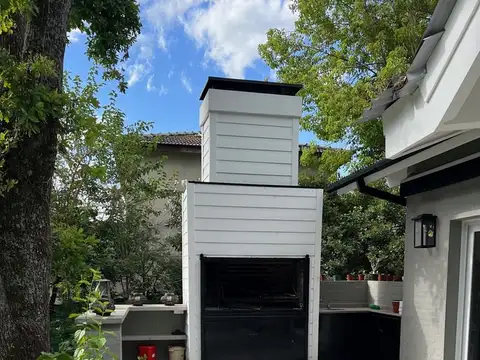 Casa 5 ambientes con 4 baños