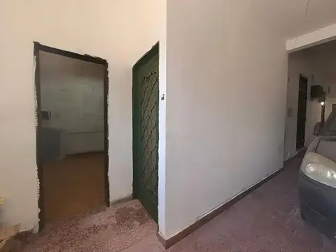 Casa 6 ambientes con 2 baños