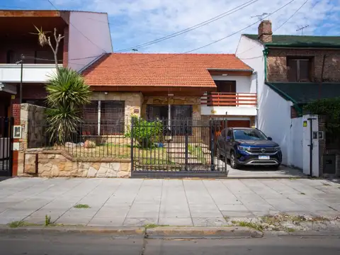CASA 4 AMB - LOTE  10 X 32 - QUINCHO COMPLETO - APTO CREDITO BANCARIO