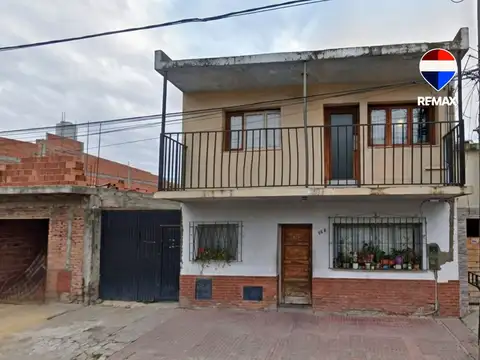 CASA EN VENTA A RECICLAR MACROCENTRO