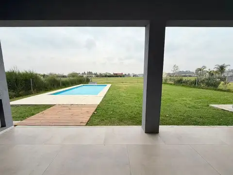 Casa en Alquiler en Countries y Barrios Cerrados en Pilar, USD 1.200