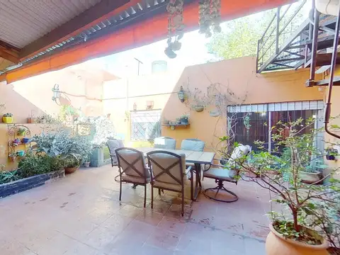 Casa 4 Ambientes en Sarandí con Cochera y Parrilla